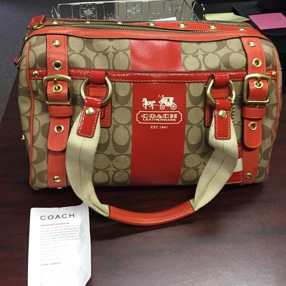 The perfect summer Coach handbag. Used once!