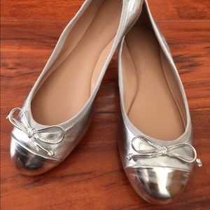 NEVER WORN❗️ Banana Republic flats. Size 6💕