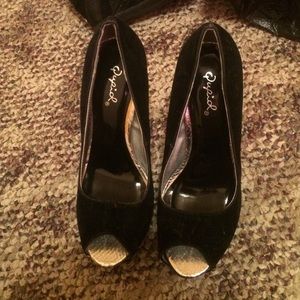 Black Qupid Heels!
