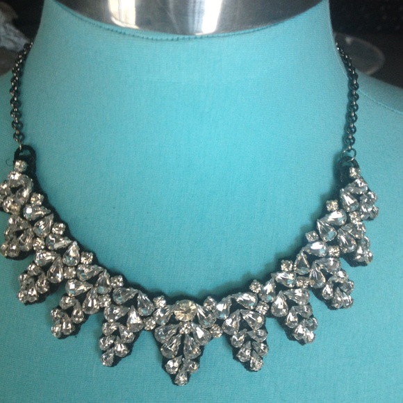 Loft jeweled statement Necklace - Picture 4 of 4