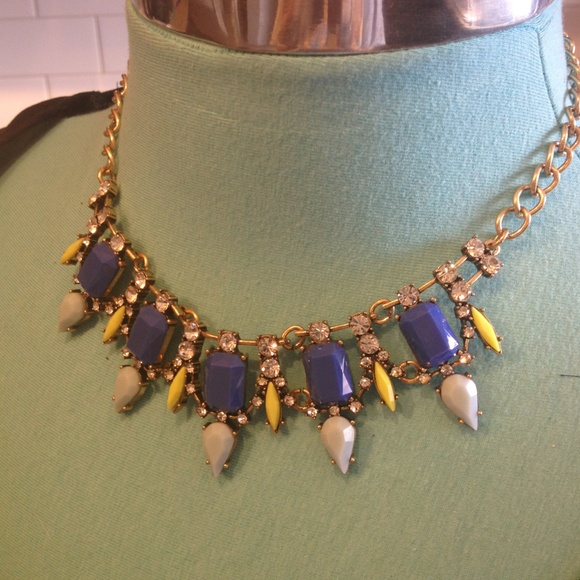 Loft statement necklace - Picture 3 of 3