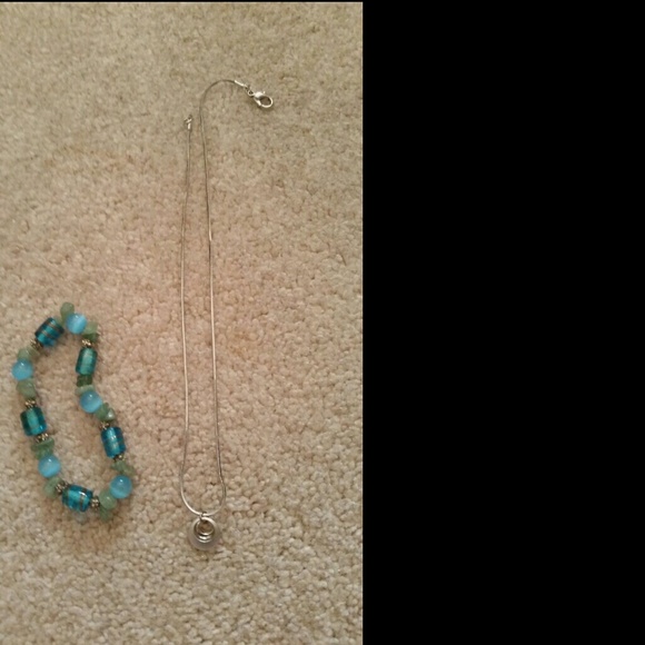 Necklace and bracelete