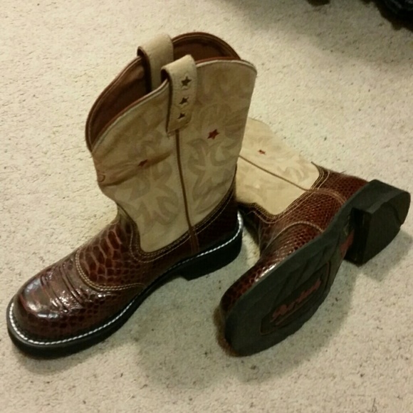Ariat cow girl boots