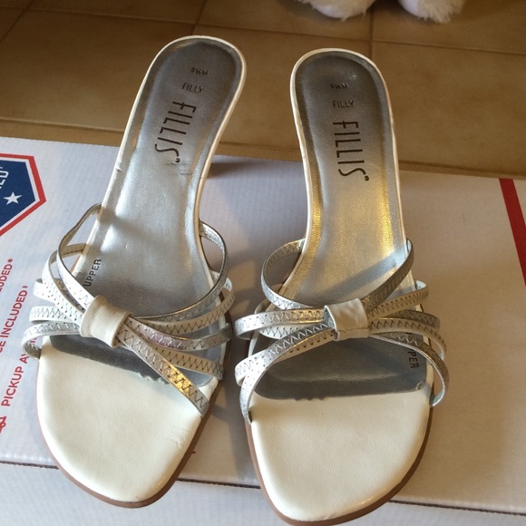 A cute simple shoe - Picture 1 of 4