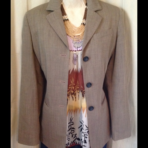 PERFECT Ann Taylor blazer, lightweight wool blend!