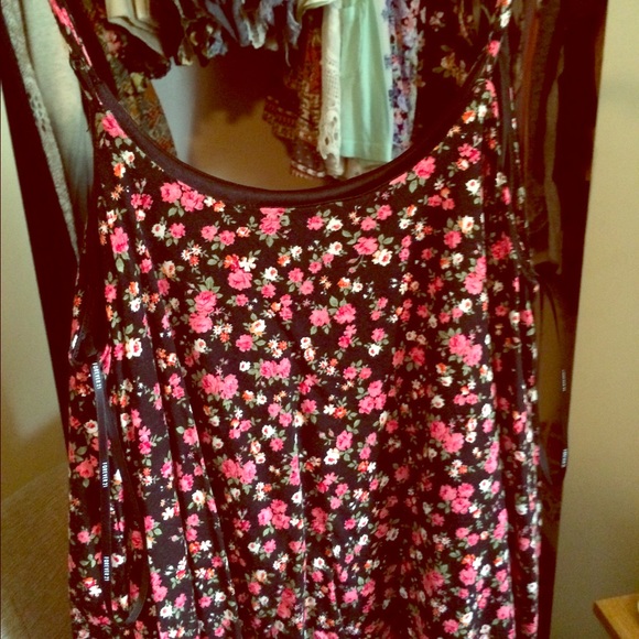 🌾 Brandy Melville Inspired F21 Floral Tank