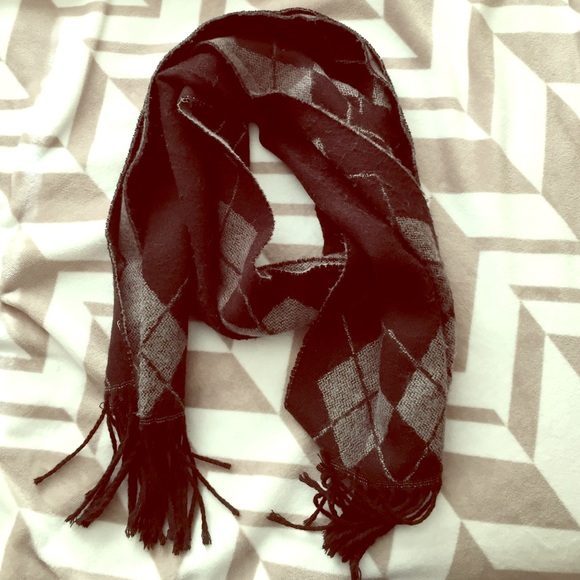 Fashionably Warm Argyle Scarf