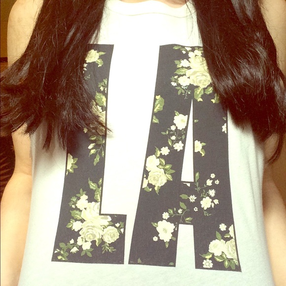 🌴 F21 LA Cropped Muscle Shirt