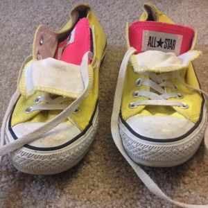 😻yellow/neon pink double tongue converse