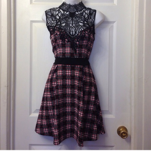 Gorgeous Skater Dress - Picture 4 of 4