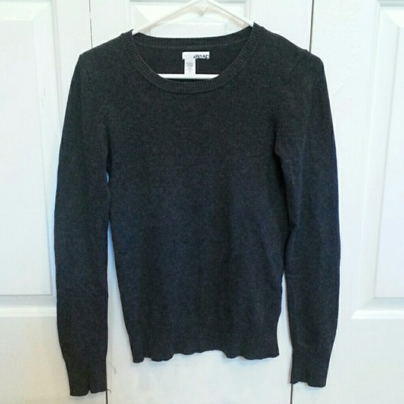 Gray Long-Sleeve Slim Fit Sweater
