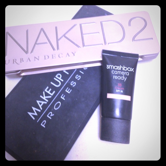 Makeup forever liquid foundation and camouflage