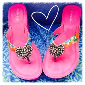 💕Gianni Bini Bubblegum Pink Sandals 💕