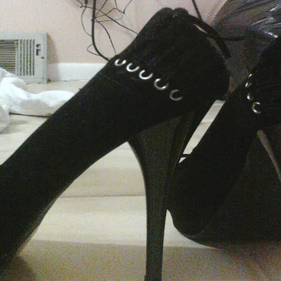 Charlotte russe simple black heels