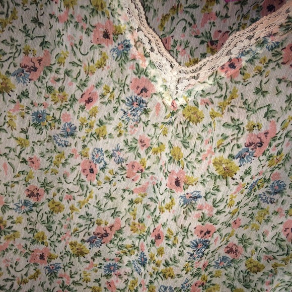 Flower shirt - Picture 2 of 3