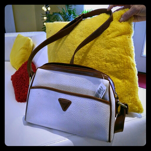 VINTAGE NWOT GUESS: SIGNATURE CONTEMPORARY, CLASSIC BAG