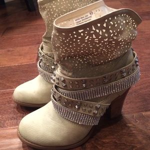 Ivory slouch booties