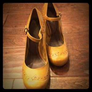 Gianni Bini mustard Mary Jane heels