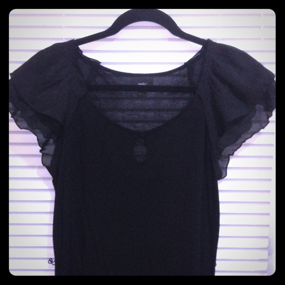 Chiffon sleeve black tee