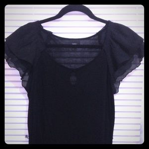 Chiffon sleeve black tee