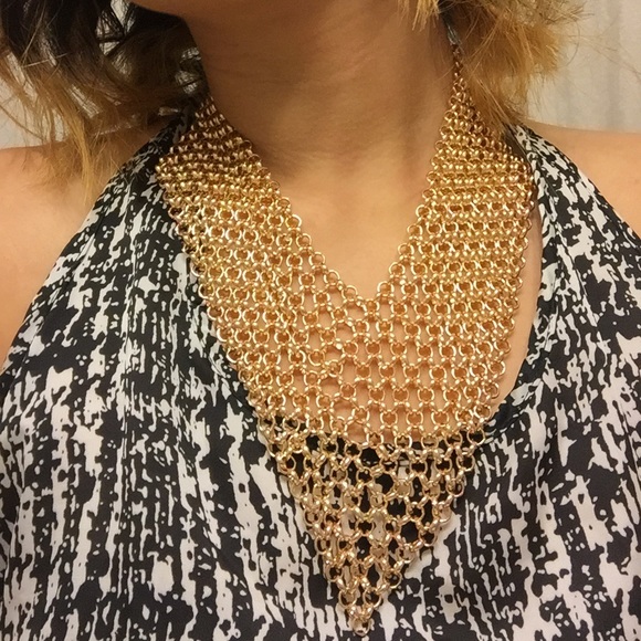 Gold chain necklace