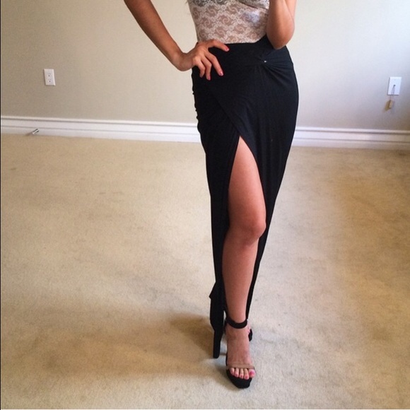 • SOLD • Style Stalker Slit Maxi Skirt XS - Picture 4 of 4