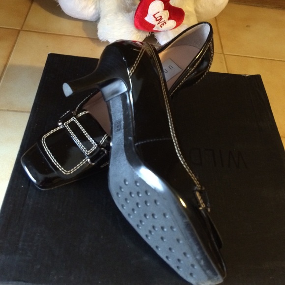 A Genuine leather upper shoe - Picture 3 of 4