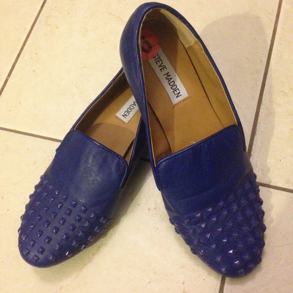 Steve Madden blue stud smoking flats