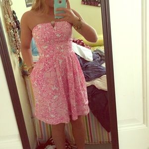 Selling my Lilly dress, still has the TAGS ON IT!