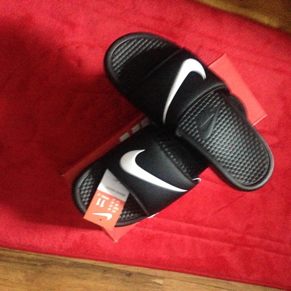 nike slippers size 12