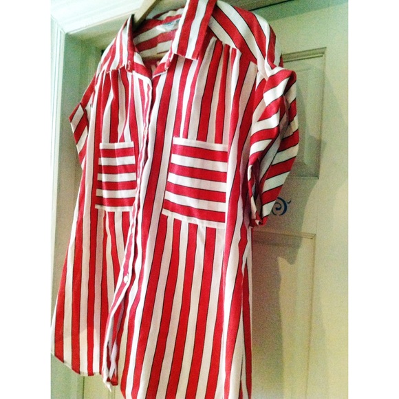 Sold - White &  Red top - Picture 3 of 3