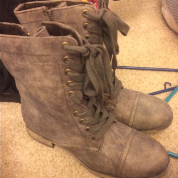 Combat boots