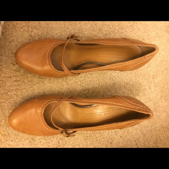 Antonio Melani Cognac pumps