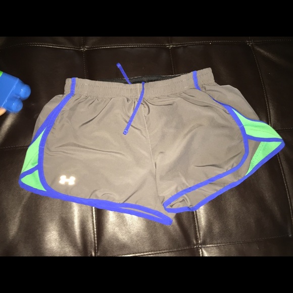 Under Armour shrts in time 4 those beach bodies!
