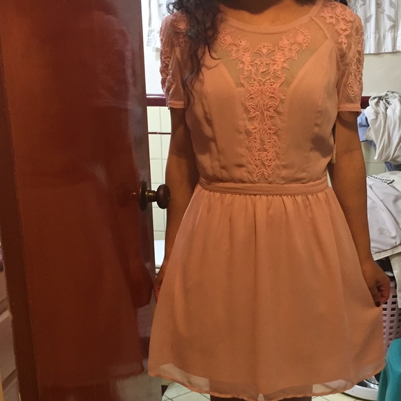 Urban Outfitters cute pink dress - Picture 3 of 4