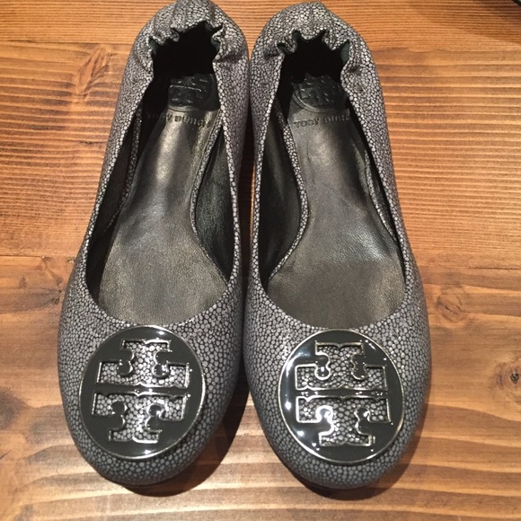 Brand new authentic tory burch Reva stingray 6