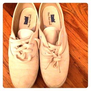 Size 6 narrow width white keds.