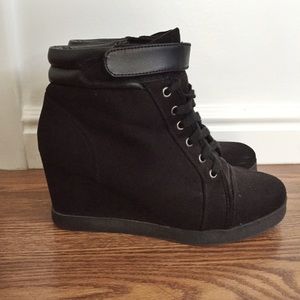 ⭐️SOLD⭐️Wedge Sneakers