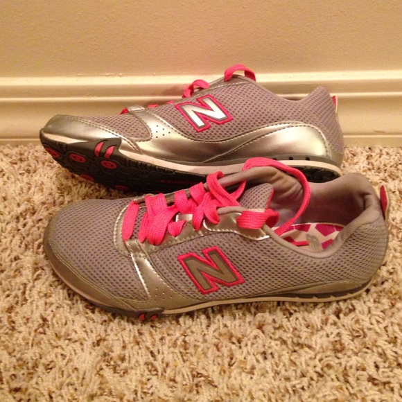 Women's Gray and pink New Balance running shoes