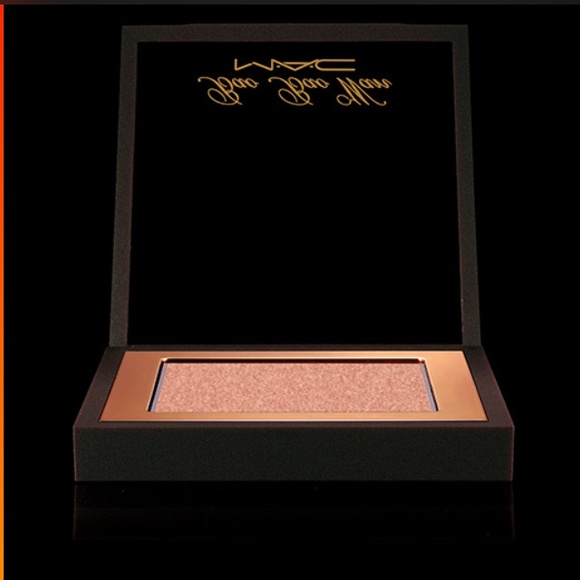 LIMITED EDITION Summer Opal iridescent  Powder 😍