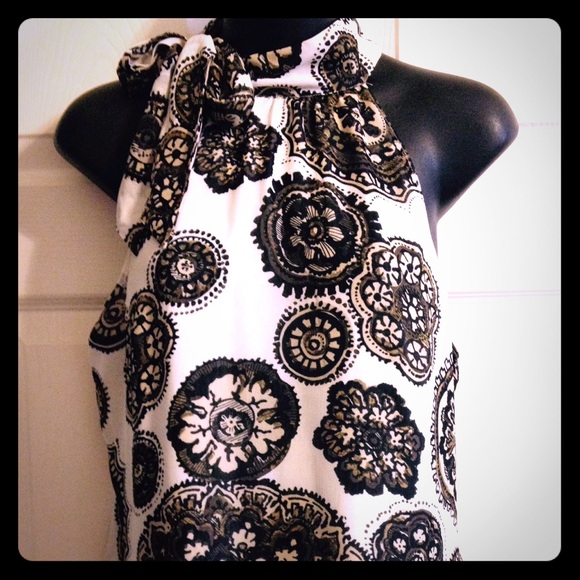 New York & Co Sleeveless Tie slinky Top