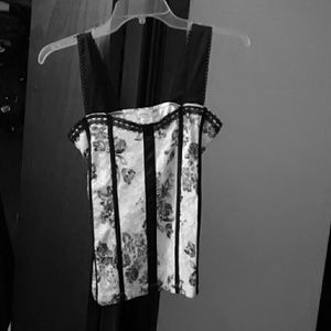 Black amd white top