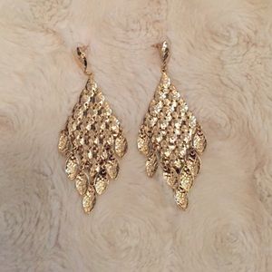 Gold Leaf Kendra Scott Earrings PRICE DROP