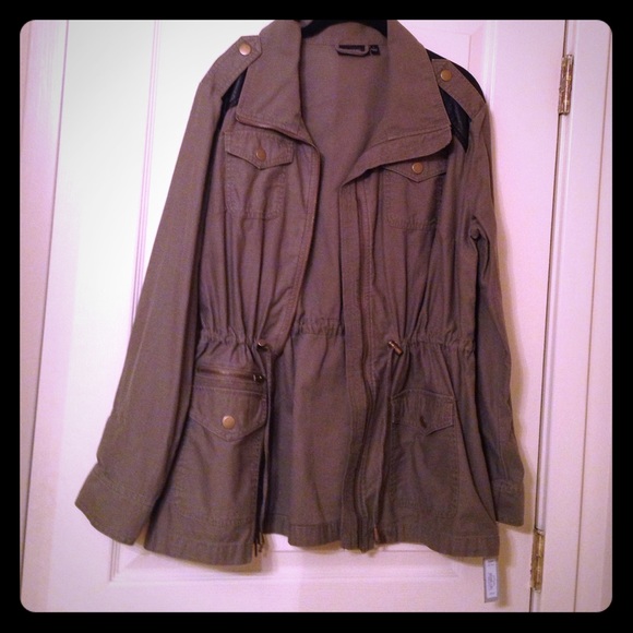 🐎🐎ON TREND🐎🐎Army Green Camo Jacket
