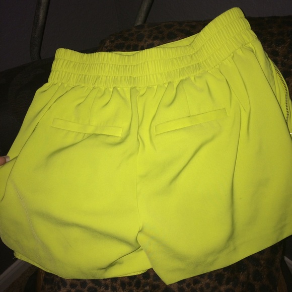 High waisted shorts - Picture 3 of 3