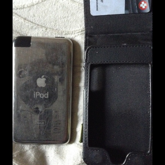 Apple iPod - Picture 2 of 2