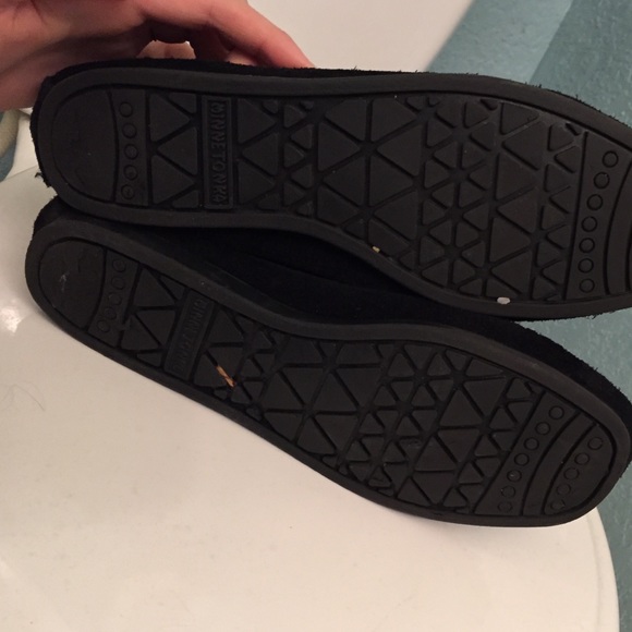 bundled 💓 Short Black MInnetonkas - Picture 4 of 4