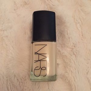 Nars Sheer Glow Foundation