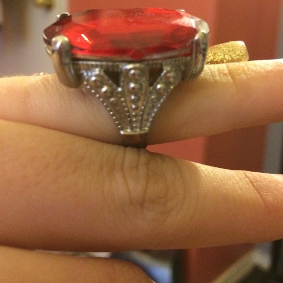 Red ring - Picture 2 of 2