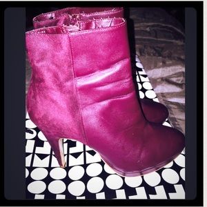 Burgundy Faux Leather & Suede Ankle Bootie🎀